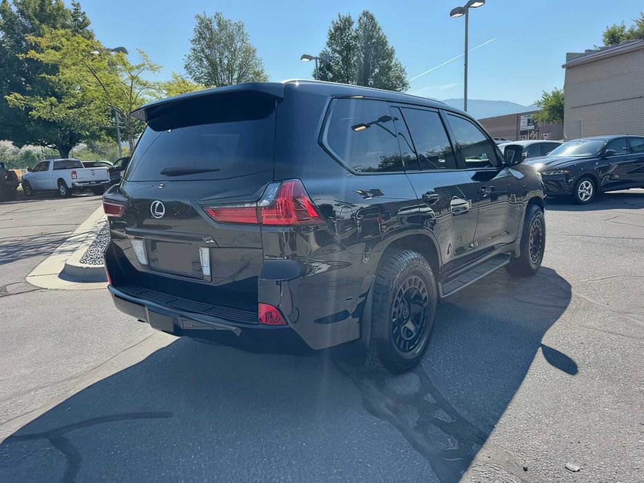 Lexus LX 570      2017