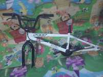 Rower BMX FELT HERETIC rama kierownica hamulce