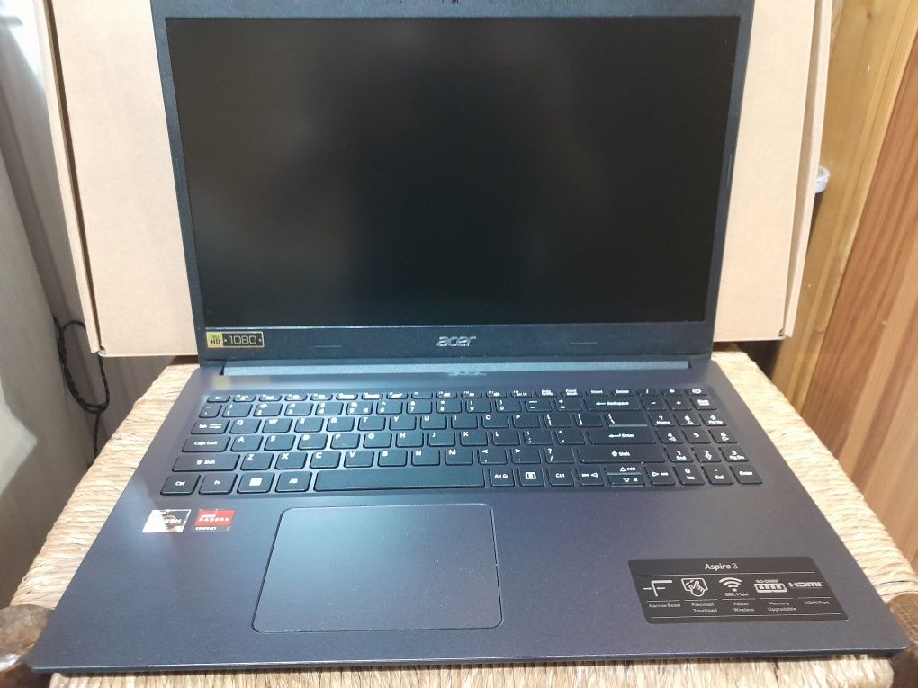 Laptop Acer Aspire 3 R5-3500U/8GB/512/Win 11