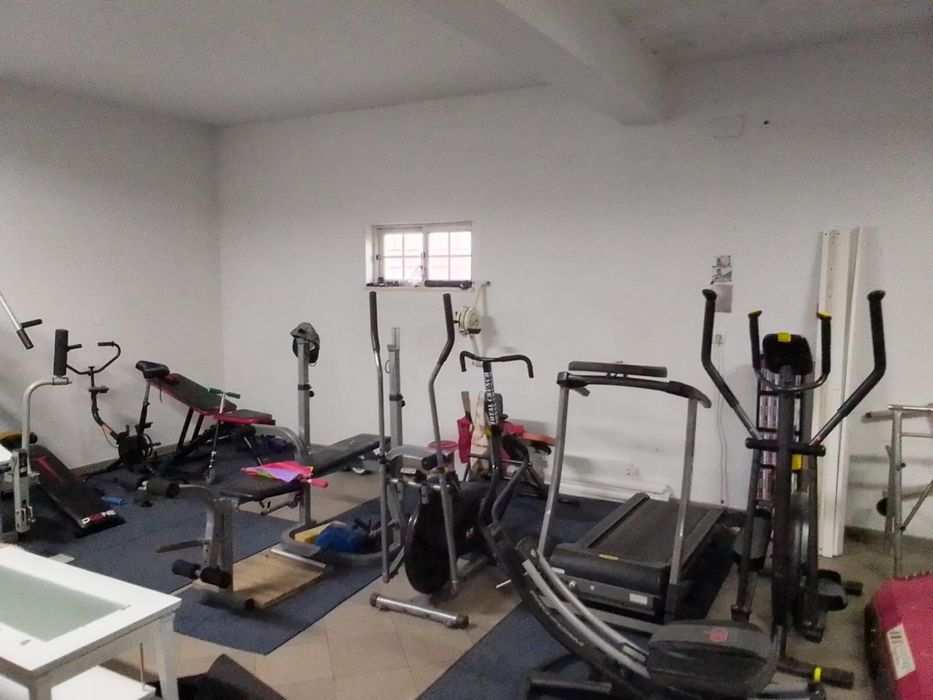 acessórios e máquinas de ginásio – individualmente ou em conjunto