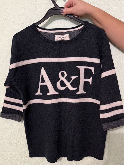 Свитер ,темно-синий