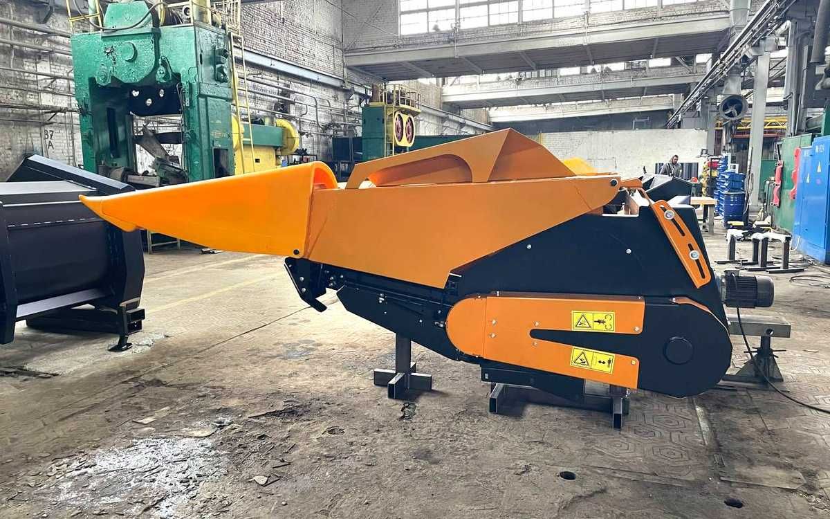 Жниварка кукурудзяна ЖКУ-870 (8 рядків) , 670 (рядків)