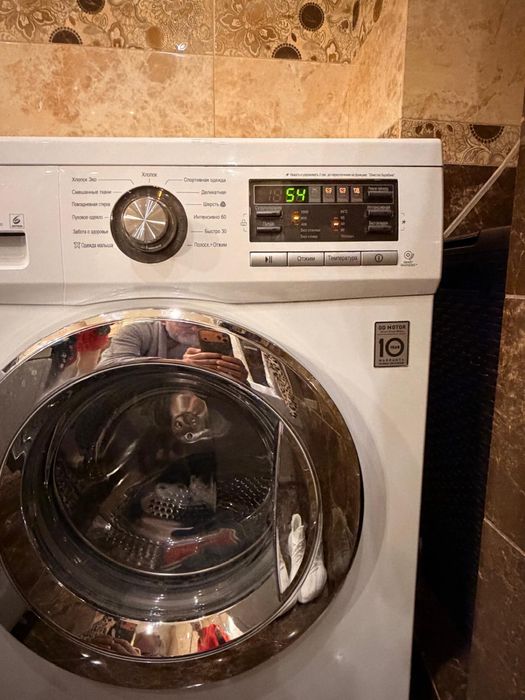 Продам стиральную машину  LG 4 кг F1096SD3