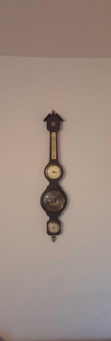 drewniano-mosiężna stacja pogodowa do powieszenia na ścianie