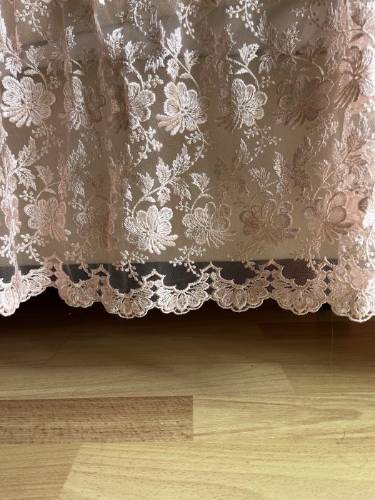 Colcha cama solteiro - estilo classico, cor salmão, em bom estado
