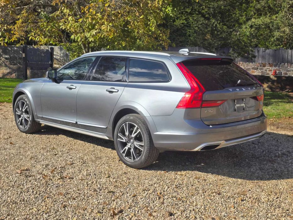 Volvo V90      2017