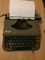 Máquina de escrever Marca Antares  /  Modelo Mícron