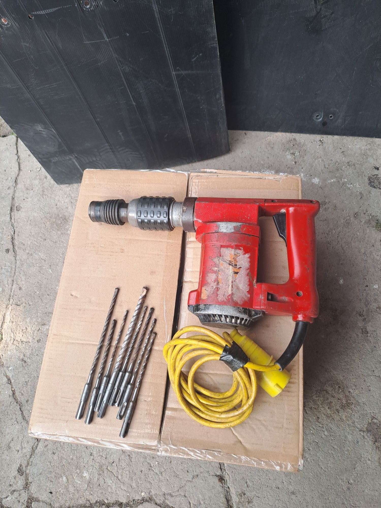 Młotowiertarka Hilti 110v