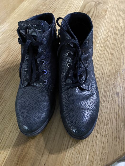 Черные кожаные осенние ботинки