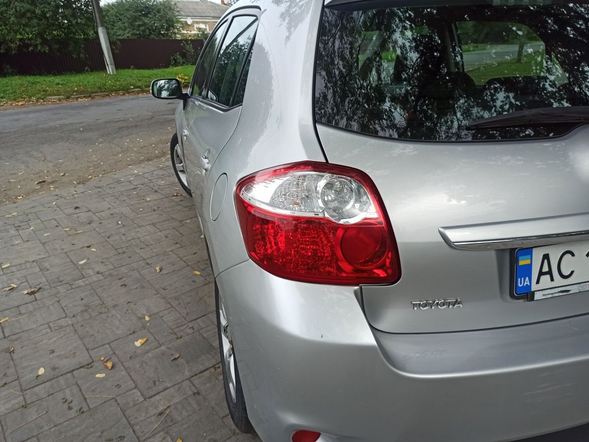 Toyota Auris 2011