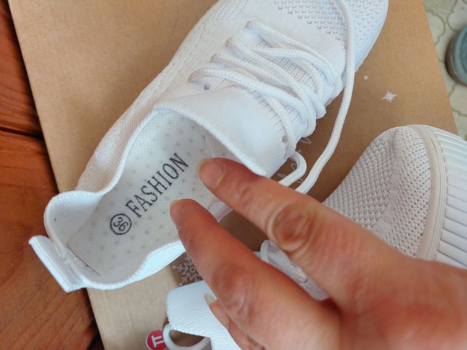 Кеди білі та легкі, нові, 36 розмір