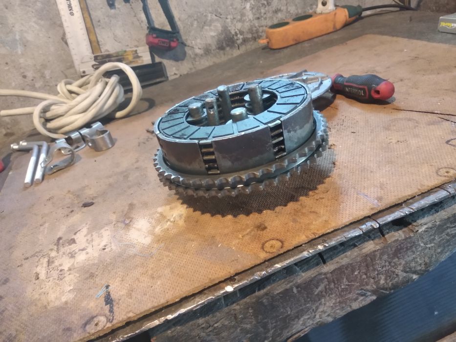 Зчеплення ,головки та кришки картера ява