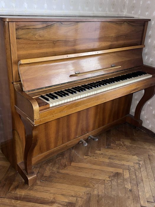 Меблі для дому дивани ліжка стільці