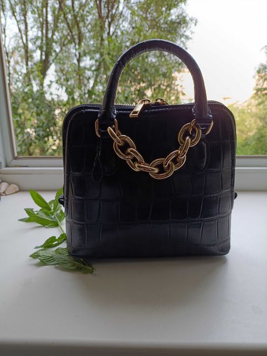 Сумка чорна ,,шкіра крокодила " , від Zara