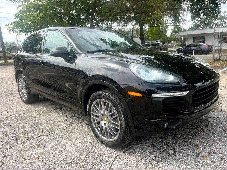 Porsche Cayenne Auta z USA - Zapytaj o więcej ofert!