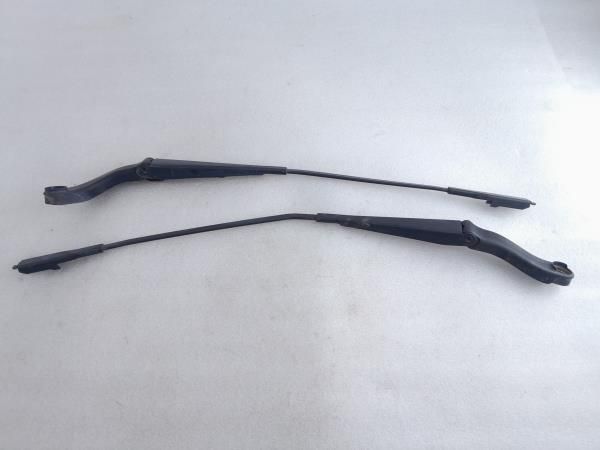 Haste / braço de escova limpa vidros frente direita MERCEDES-BENZ Clas