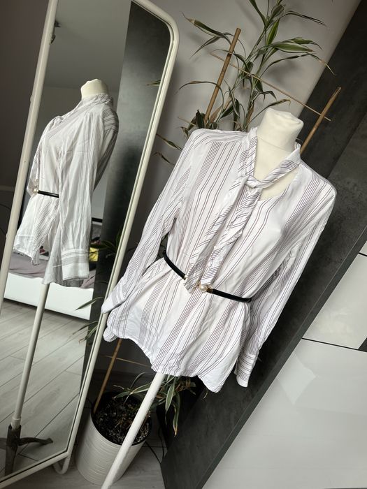 Biała koszula w paski z wiązaniem przy szyi, Reserved, rozmiar 38