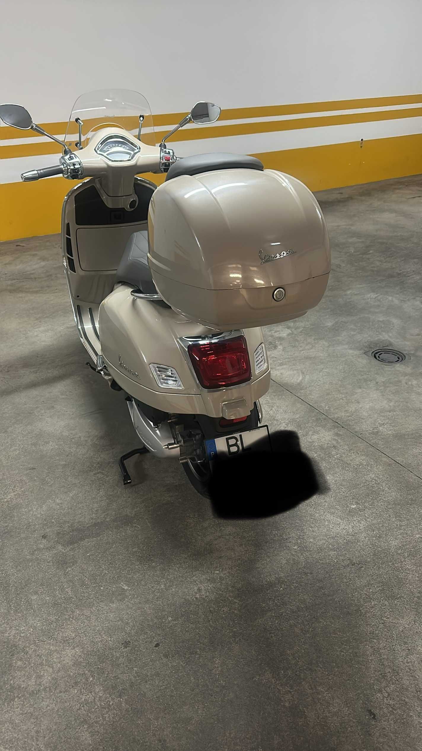Vendo Vespa GTS 300- Julho 2024
