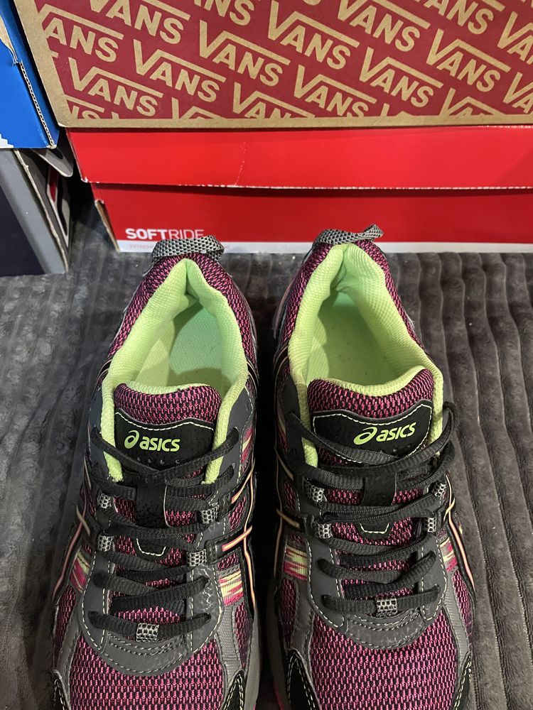 Жіночі кросівки Asics Gel Venture 5 40(25,25см) оригінал