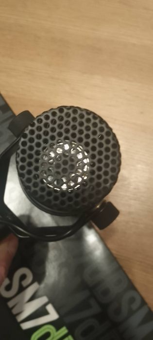 Shure SM7dB – kultowy mikrofon do wokalu, podcastu i streamu
