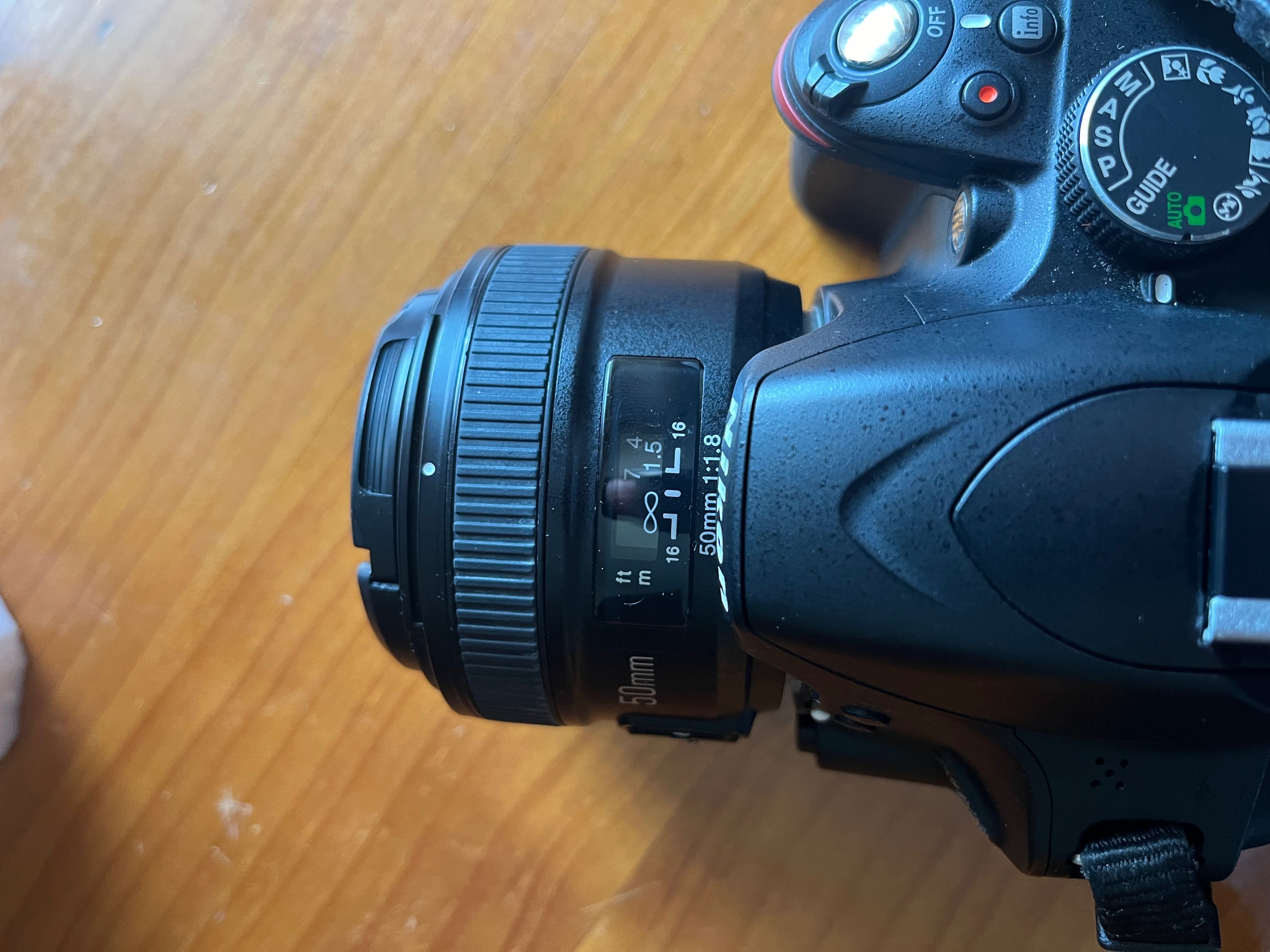 Maquina fotográfica Nikon3200D+estojo + objetivas: 18-55mm & 50mm f1.8