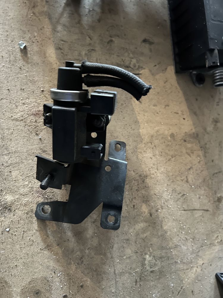 Zawór podciśnienia turbiny  BMW e46 e90 e60 e39