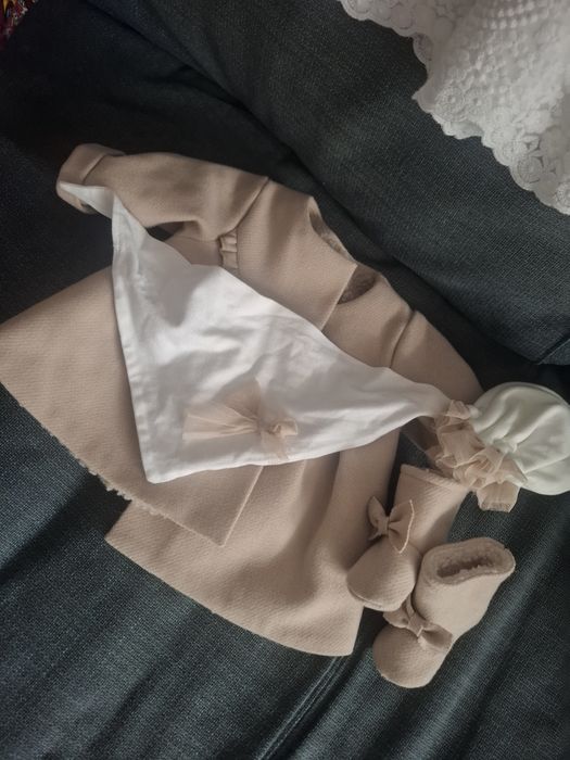 Ubranie na chrzest dla dziewczynki