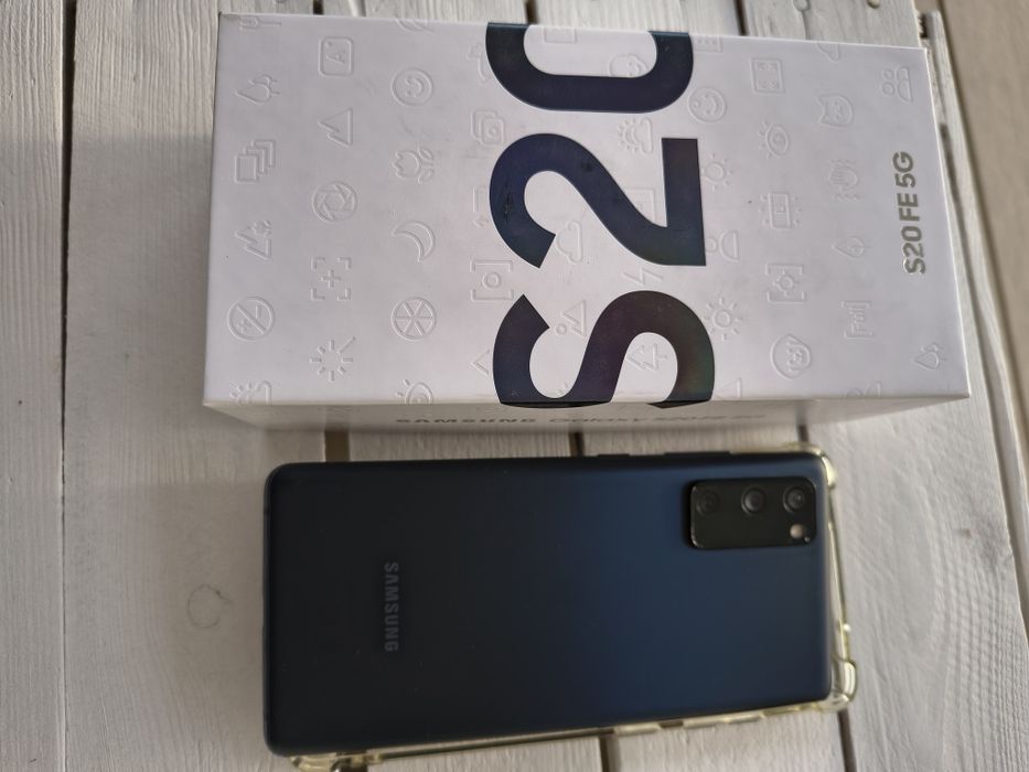 Samsung S20 fe używany stan idealny