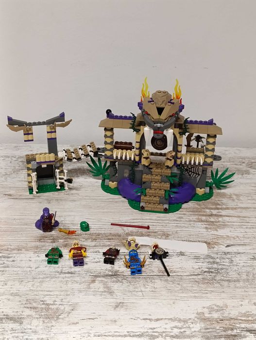Lego 70749 Enter the Serpent (Ninjago) Wężowe wrota