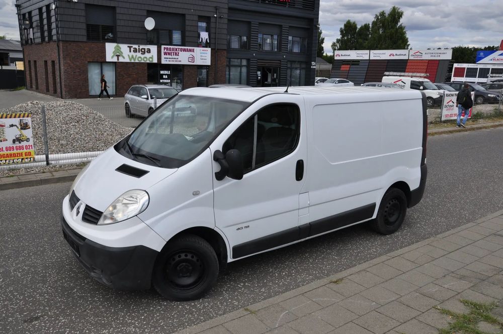 Renault TRAFIC  Klimatyzacja Skrzydelka stan BDB