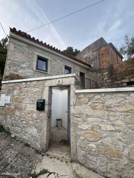 Moradia T2 em Riba de Âncora – Ideal para Airbnb ou residência própria