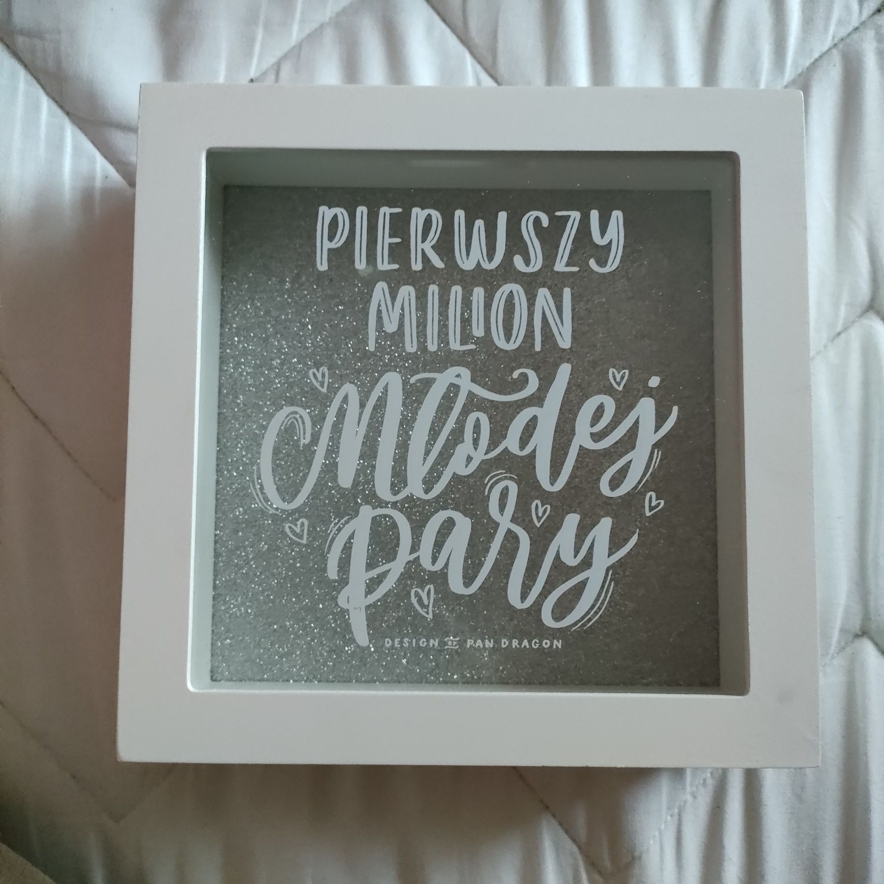 Pudełko, pierwszy milion Młodej Pary