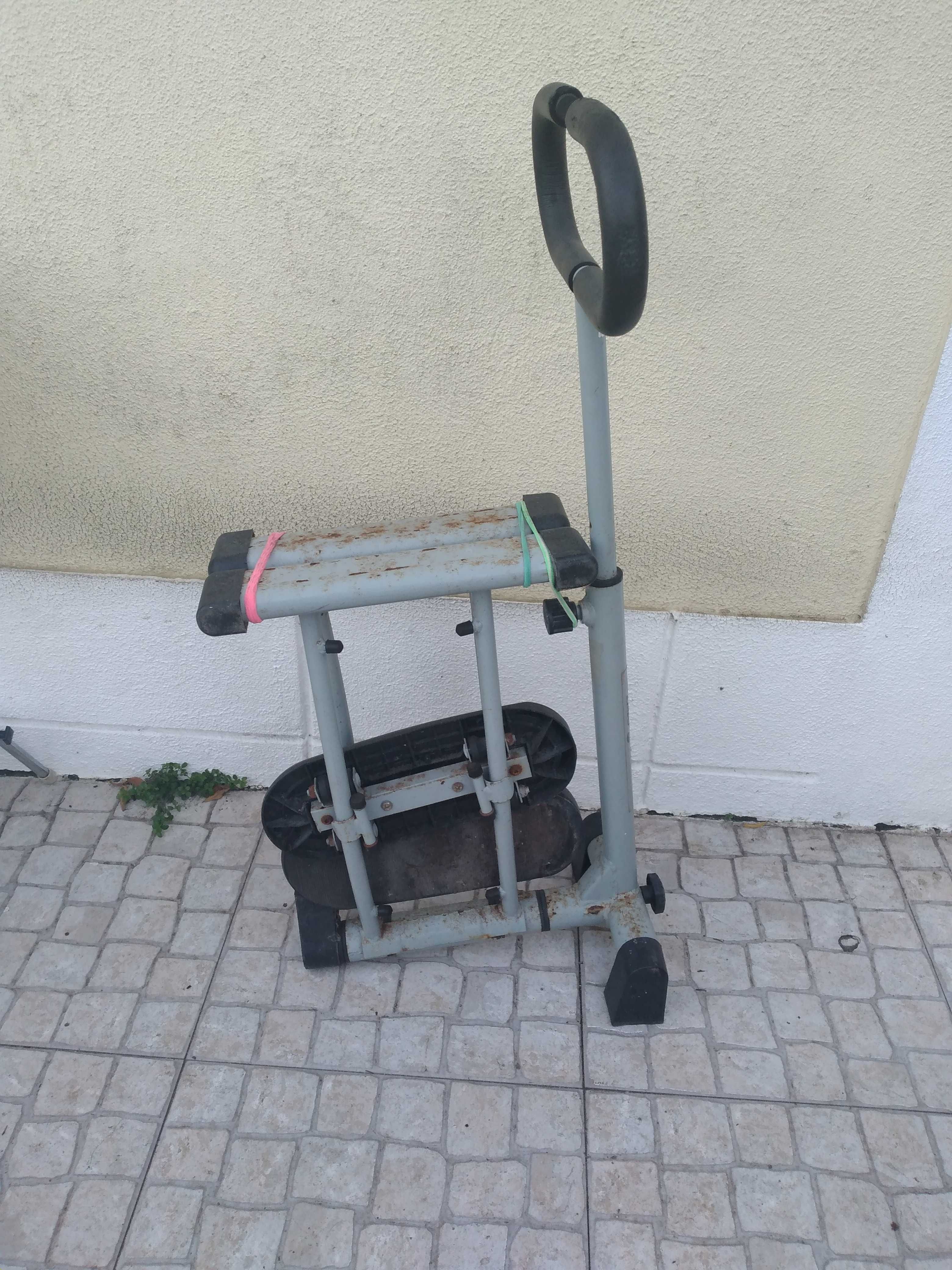 Máquina para exercitar pernas e glúteos Longe Bow LMU