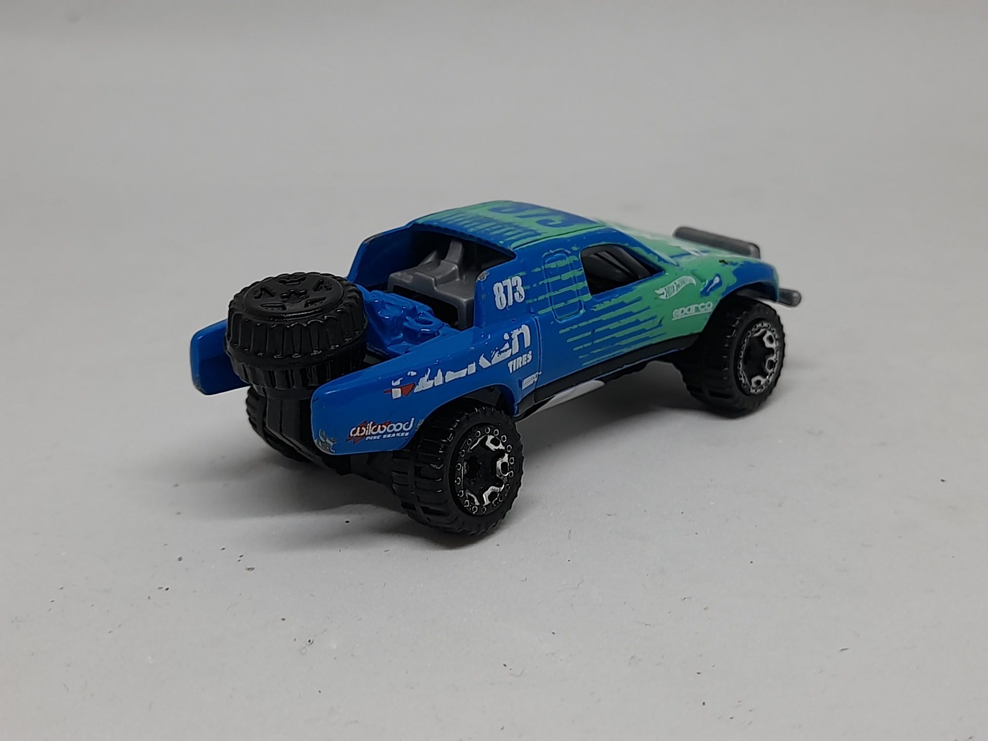 Hot wheels Toyota off Road falken resorak