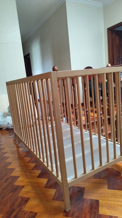 Cama/berço bebé (usado poucas vezes - como novo)