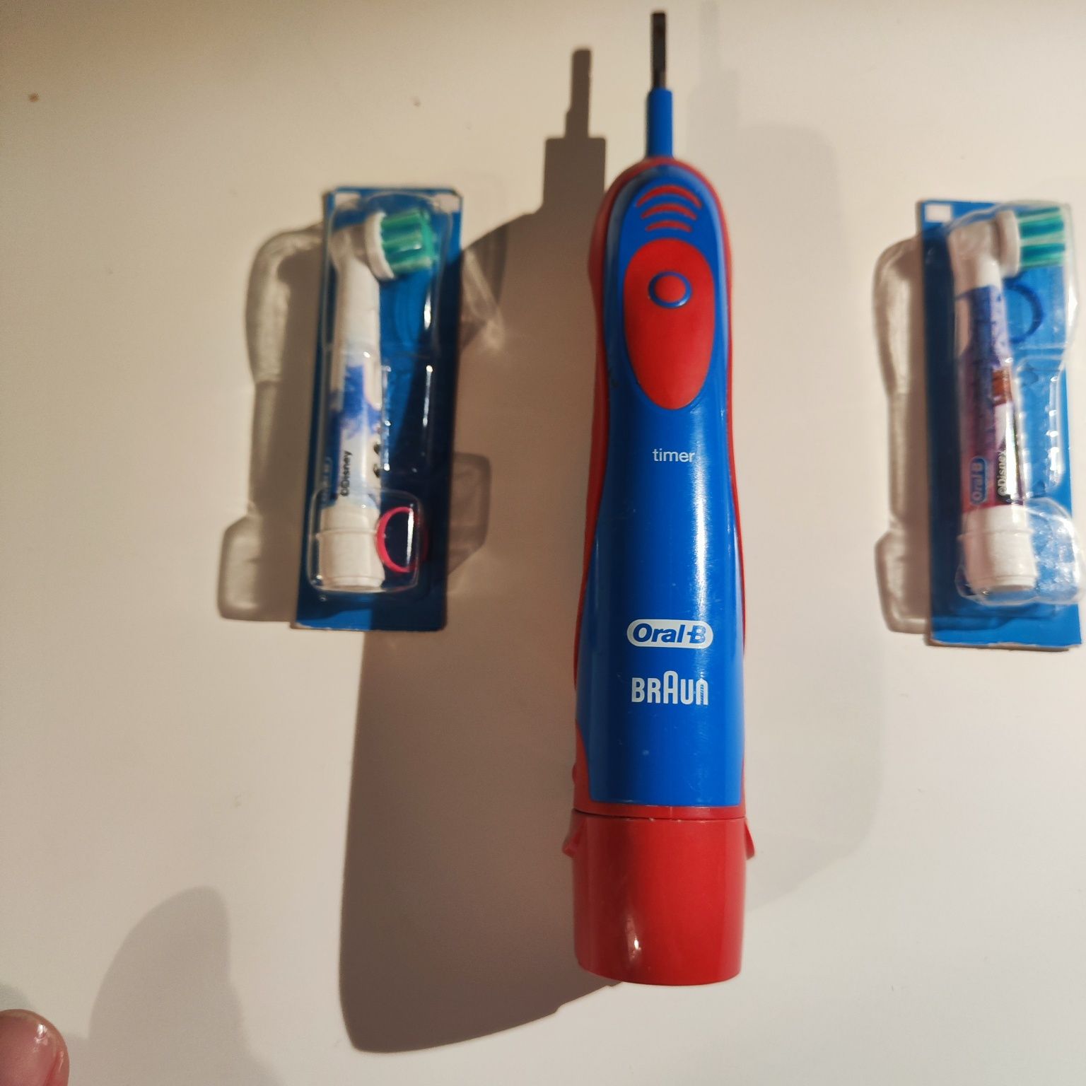 Oral B Braun електрична дитяча щітка + 2 нові запаски