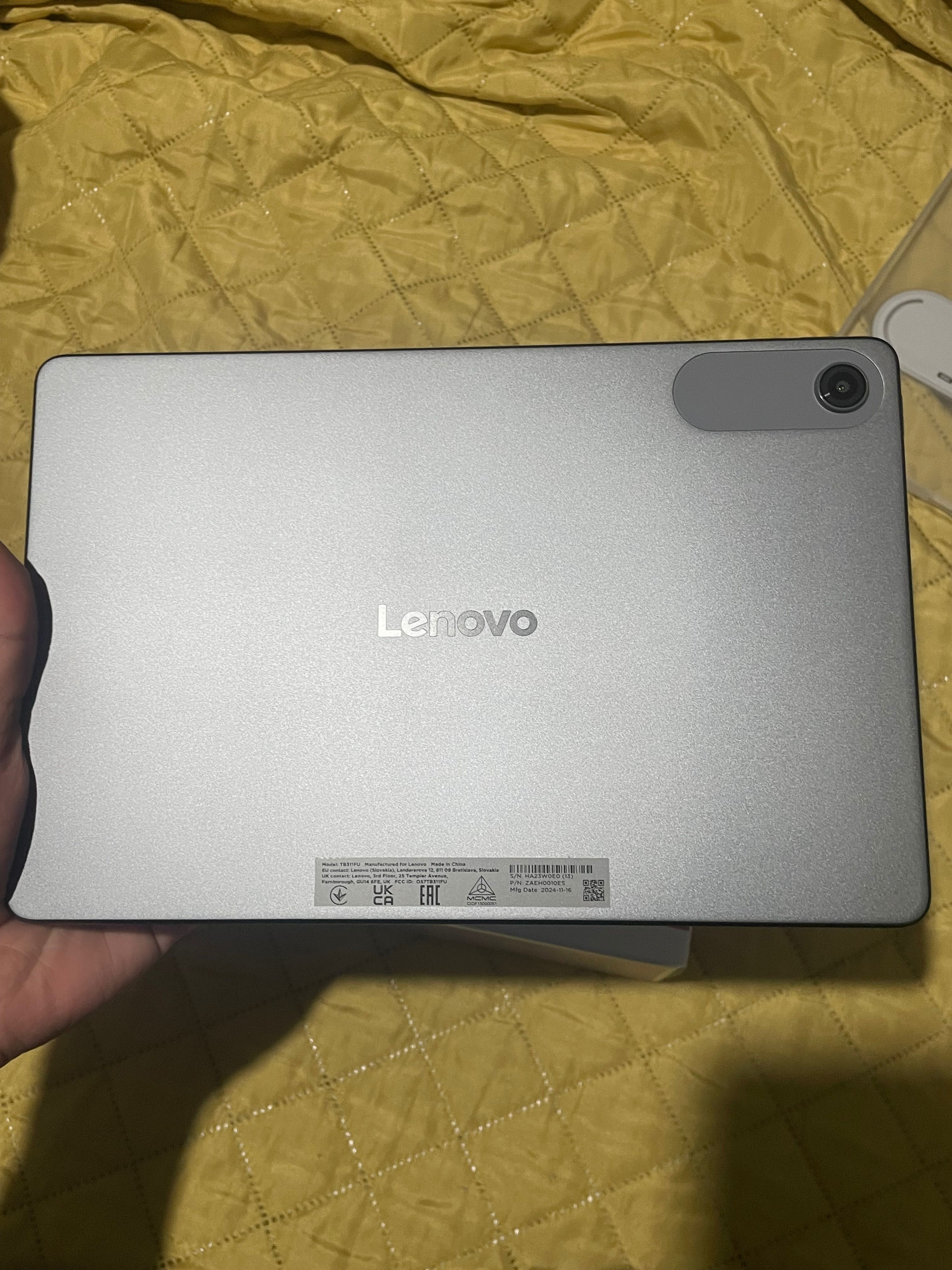Tablet Lenovo com capa como Novo