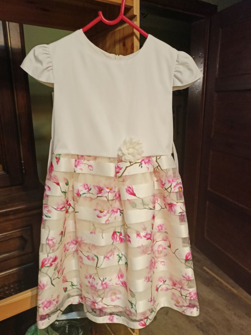 Elegancka sukienka r. 140-146