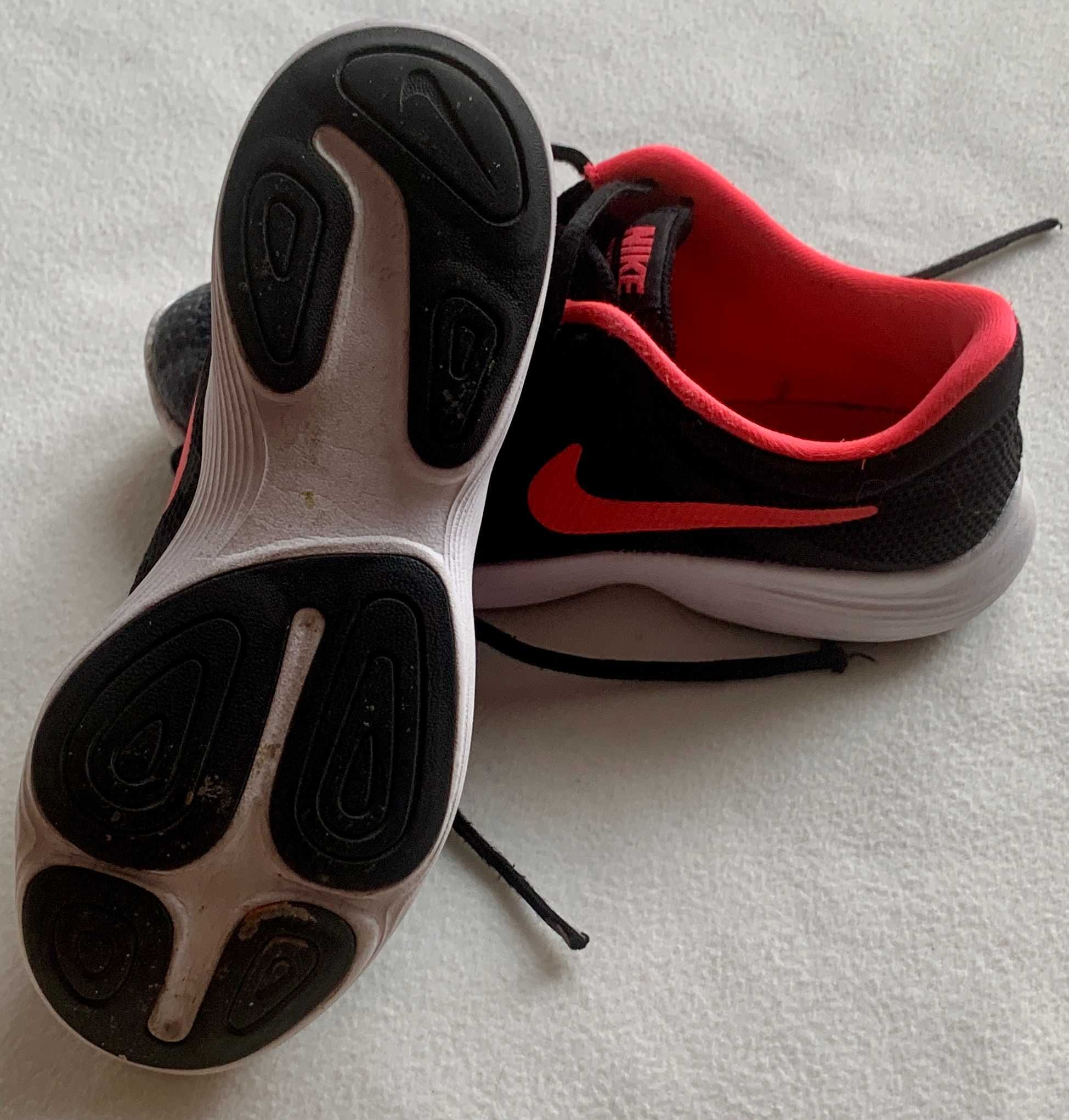 Buty sportowe NIKE