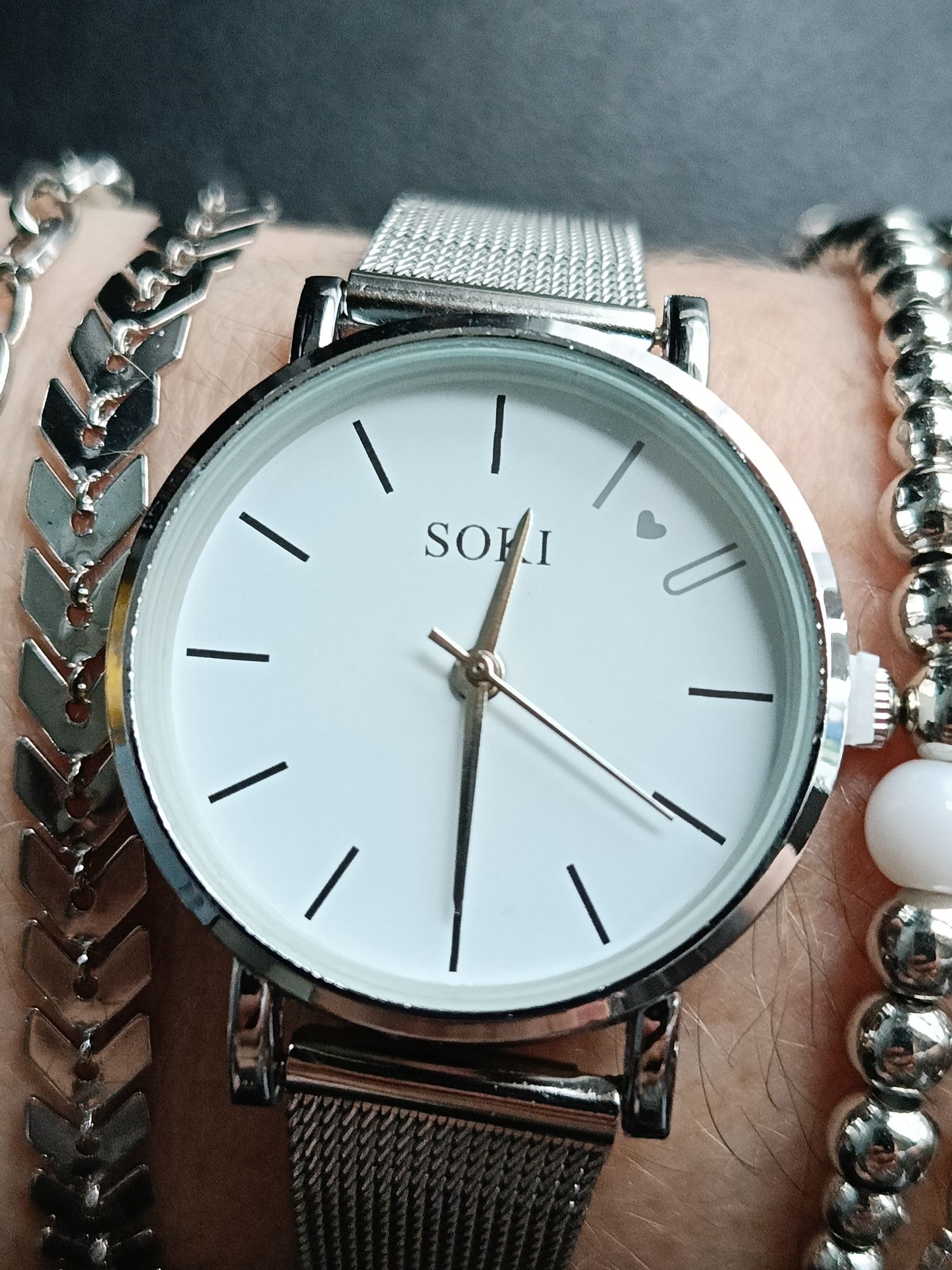 Zegarek z bransoletkami kolor srebrny