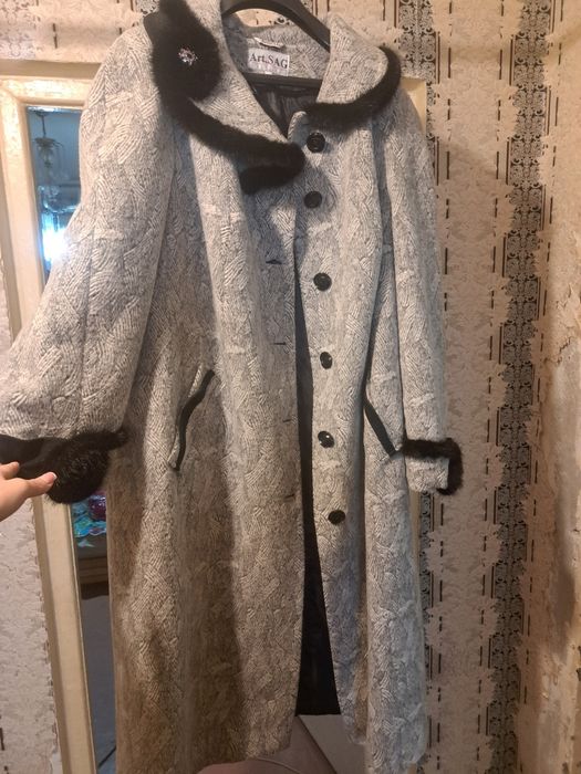 Продам зимове жіноче пальто