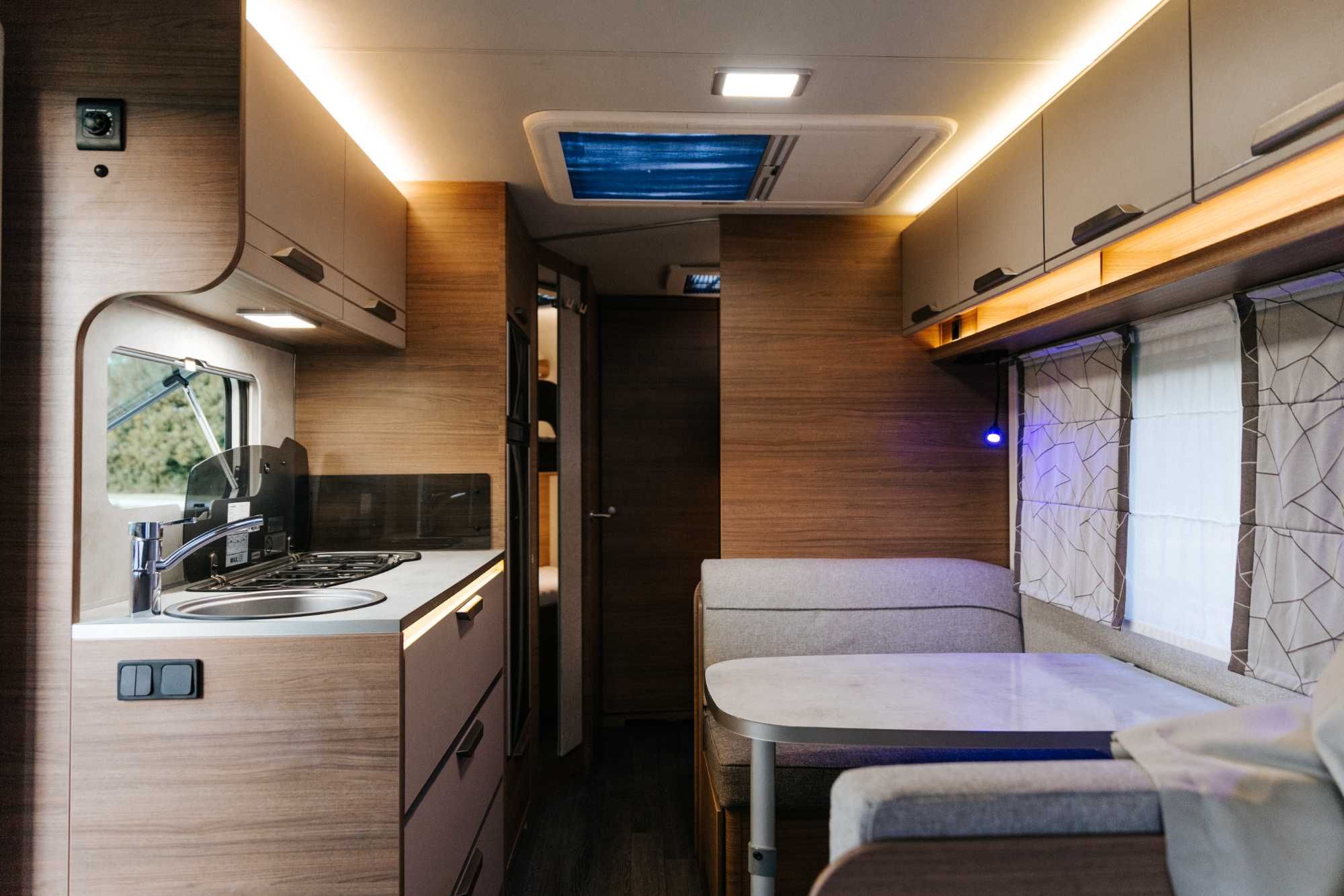 Wynajem przyczepa kempingowa KNAUS  Sport 500 KD NOWA 6 osób 1400DMC