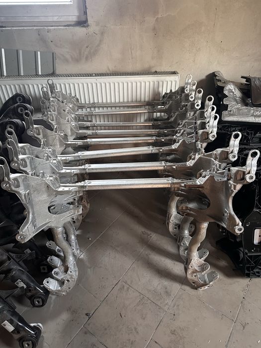 Підрамник Подрамник Audi Q5 8R Балка Ауді Ку5 8Р передній задній