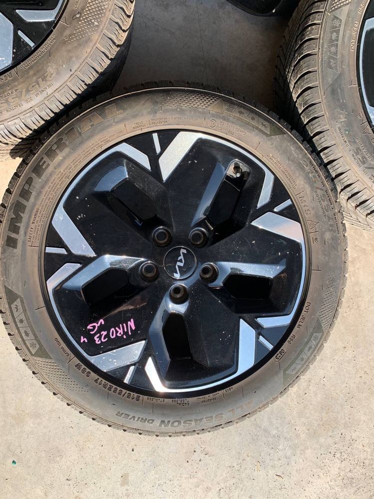 Шини колеса комплект диски 215/55 r17