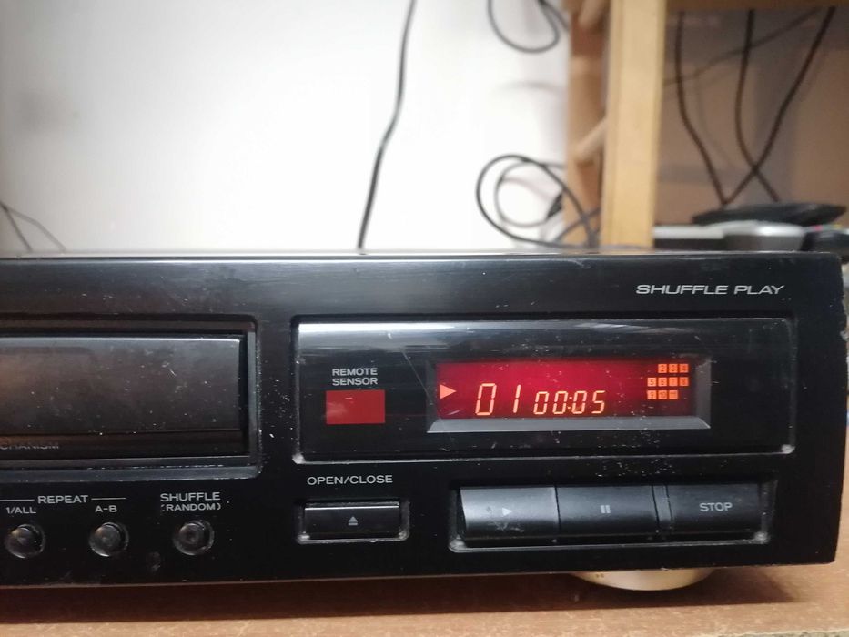 Odtwarzacz CD Teac CD-P1160D