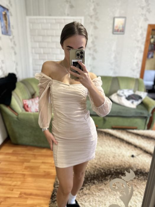 Сукня нарядна бежева