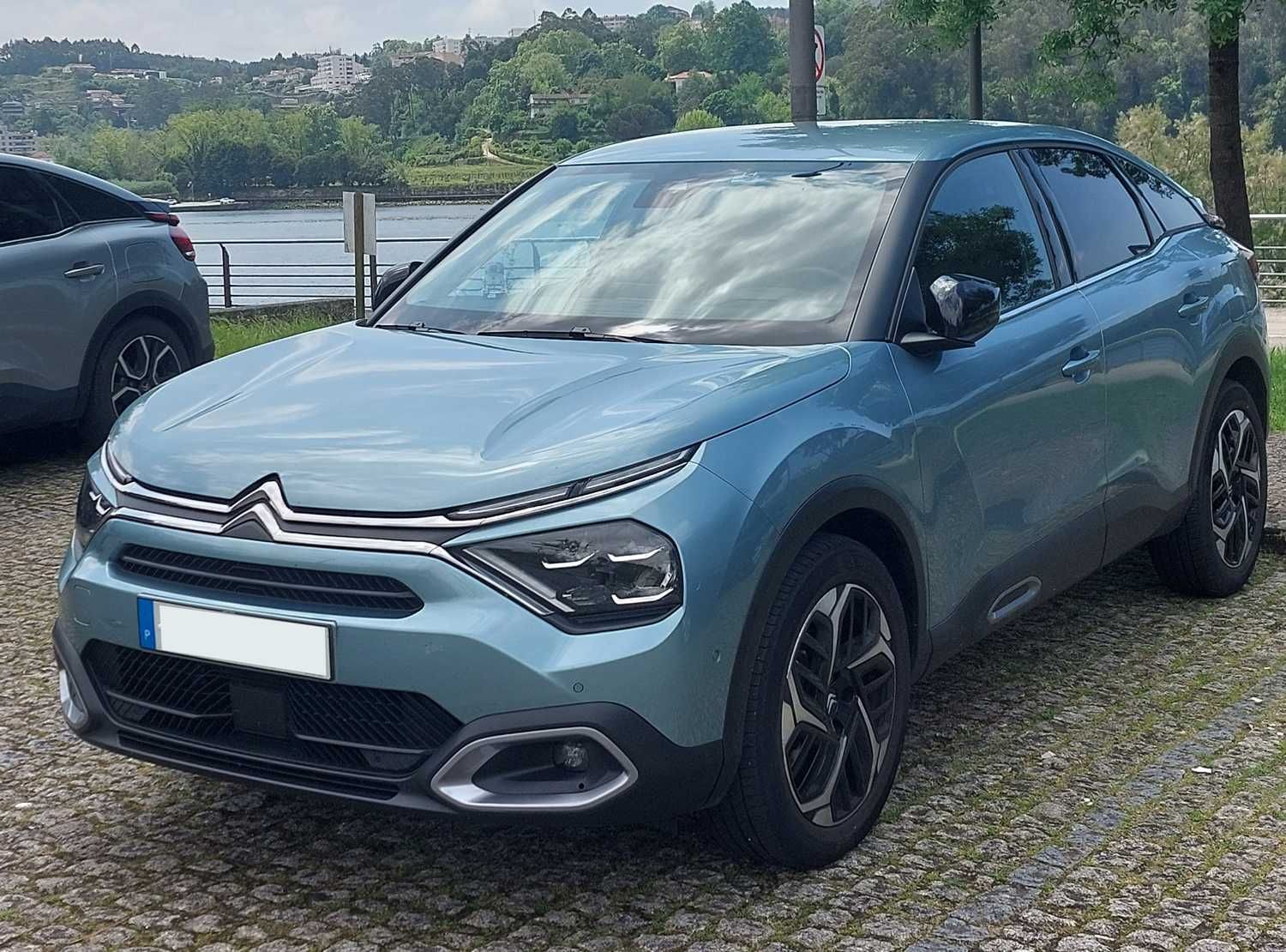 Citroën C4 Shine 1.2 PureTech 130cv - 2023 - COMO NOVO