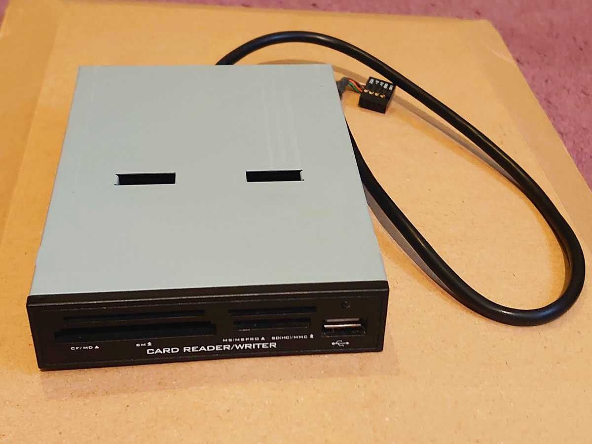 Stacja 3,5" na karty SD, CF, MMC, USB