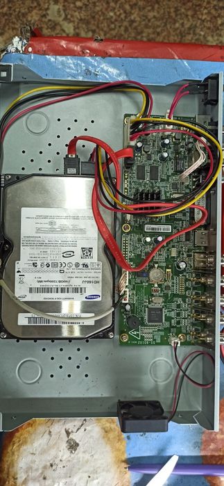 Відеореєстратор Hikvision DS 7208HVI