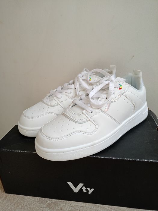 Victory nowe buty snakersy roz 38 biała podeszwa